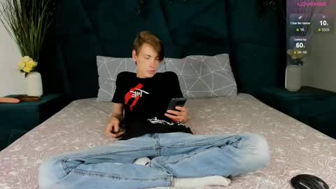 Snapshot of only_eric chatting on 09.10.25 Erick online show from 09.10.25