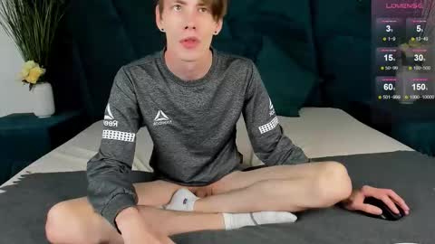 Snapshot of only_eric chatting on 09.26.25 Erick online show from 09.26.25