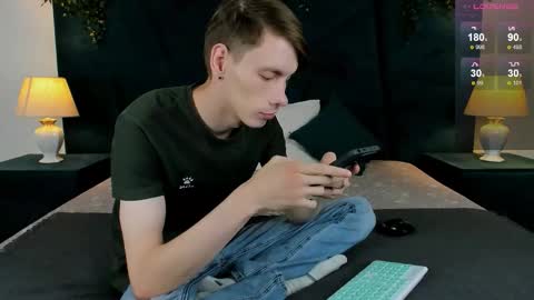 Snapshot of only_eric chatting on 11.22.25 Erick online show from 11.22.25