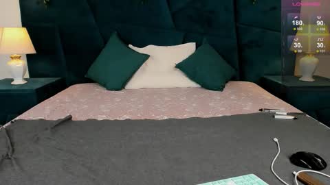 Snapshot of only_eric chatting on 11.22.25 Erick online show from 11.22.25