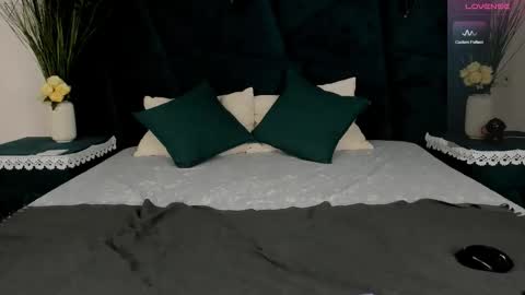 Snapshot of only_eric chatting on 12.18.25 Erick online show from 12.18.25