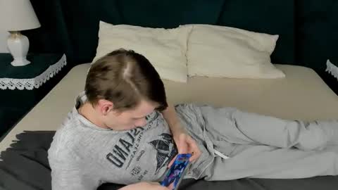 Snapshot of only_eric chatting on 01.10.26 Erick online show from 01.10.26