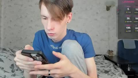 Snapshot of only_eric chatting on 04.12.26 Erick online show from 04.12.26