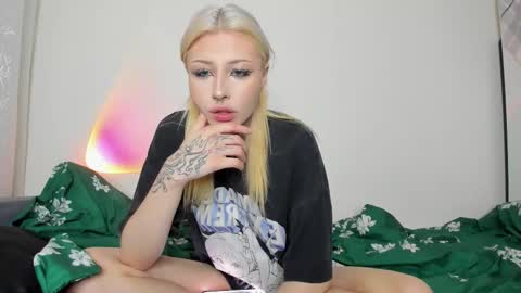 Snapshot of only_iva21 chatting on 11.02.25 Iva online show from 11.02.25