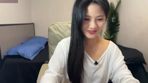 Snapshot of onlylookatu chatting on 04.16.26 ku ku online show from 04.16.26