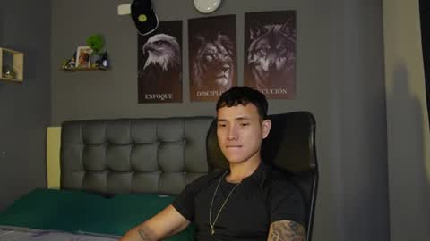 Snapshot of onyx_voss chatting on 07.25.26 onyx_voss online show from 07.25.26