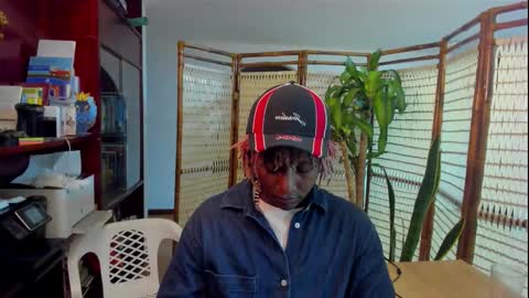 Snapshot of onyxart chatting on 04.27.26 onyxart online show from 04.27.26