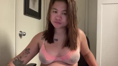 Miss Girly online show from 12.19.25