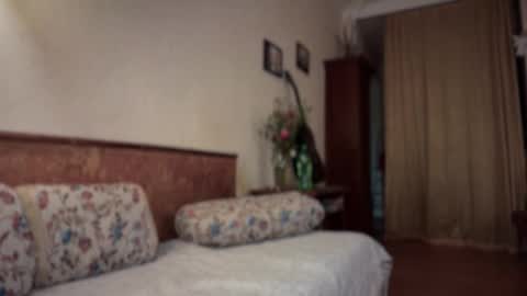 Snapshot of oralhistory chatting on 09.25.25 Hi3 Im Marko and my GF Lily online show from 09.25.25