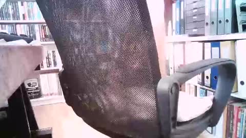 Snapshot of oren57 chatting on 02.14.25 oren online show from 02.14.25