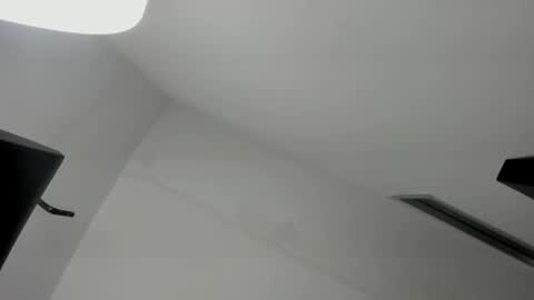 Miss Guzman  online show from 09.25.25