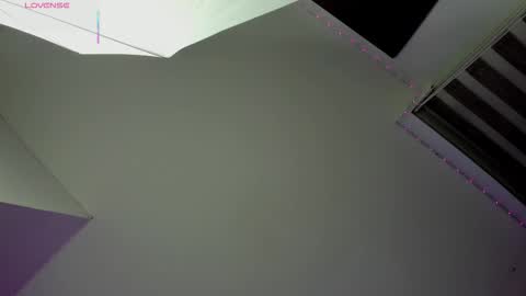 Miss Guzman  online show from 12.22.25