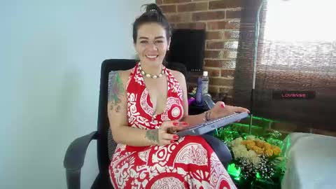 Snapshot of oriana_thomson2 chatting on 06.02.26 Oriana online show from 06.02.26