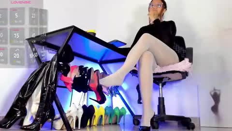 You can call me Sussana  online show from 11.04.25