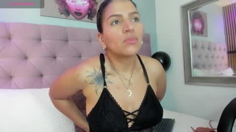 Snapshot of orion__smith chatting on 11.08.25 Orion online show from 11.08.25