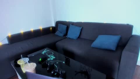 Fansly and Instagram -  online show from 03.05.25