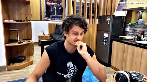 Snapshot of orlando__bloom chatting on 04.20.26 Fansly and Instagram - online show from 04.20.26
