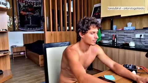 Snapshot of orlando__bloom chatting on 04.24.26 Fansly and Instagram - online show from 04.24.26