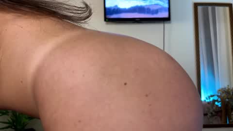 Snapshot of ormary chatting on 01.20.25 Mary online show from 01.20.25