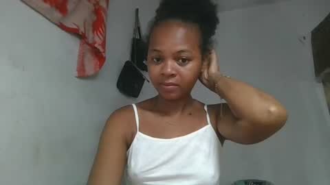 Snapshot of ornellahhh chatting on 11.05.25 ornellahhh online show from 11.05.25