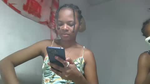 Snapshot of ornellahhh chatting on 11.12.25 ornellahhh online show from 11.12.25