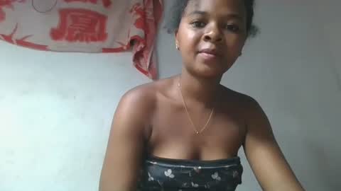 Snapshot of ornellahhh chatting on 11.21.25 ornellahhh online show from 11.21.25