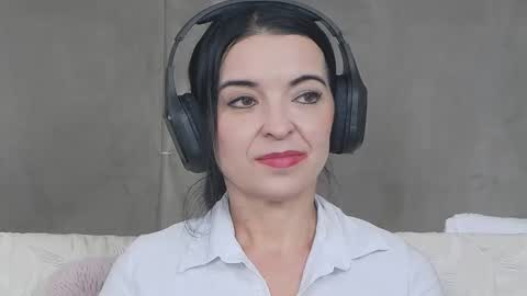 Snapshot of ortensialady76444316 chatting on 02.11.25 Ortensialady online show from 02.11.25