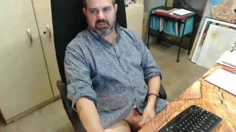 Snapshot of oscar_msng chatting on 12.19.24 Oscar online show from 12.19.24