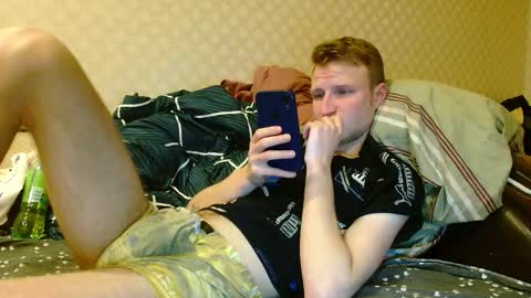 Snapshot of oscar_wildy chatting on 10.27.25 Oscar online show from 10.27.25