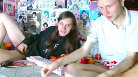 Snapshot of oscar_wildy chatting on 11.03.25 Oscar online show from 11.03.25