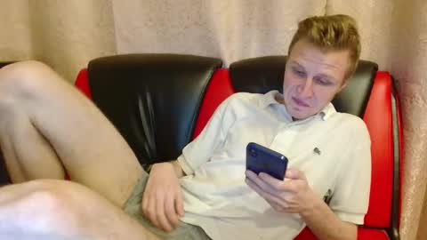 Snapshot of oscar_wildy chatting on 11.16.25 Oscar online show from 11.16.25