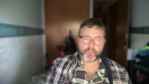Snapshot of oscarbcncat chatting on 05.18.26 oscarbcncat online show from 05.18.26