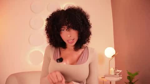 Snapshot of oshun_25 chatting on 03.20.26 Oshun online show from 03.20.26