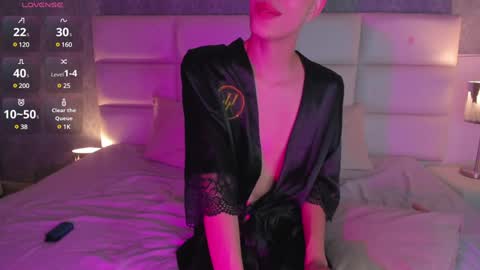 Snapshot of osirismansour chatting on 12.16.24 Osirismansour online show from 12.16.24