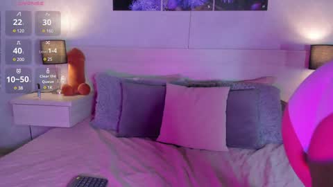 Snapshot of osirismansour chatting on 12.24.24 Osirismansour online show from 12.24.24