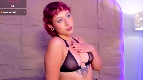 Snapshot of osiriss_ chatting on 04.25.26 Osiriss online show from 04.25.26