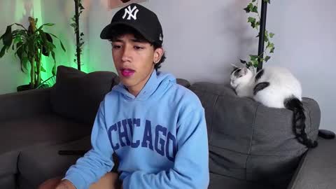 Snapshot of ostin_18hot chatting on 12.13.24 ostin 18hot online show from 12.13.24