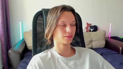 Snapshot of ostin_meoww chatting on 04.27.26 Ostin online show from 04.27.26