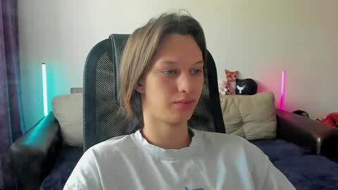 Snapshot of ostin_meoww chatting on 05.04.26 Ostin online show from 05.04.26