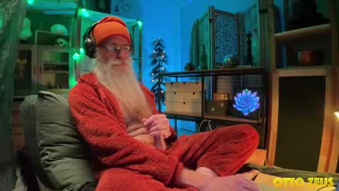 Snapshot of ottozeus chatting on 01.18.25 Otto Zeus online show from 01.18.25