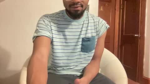 Snapshot of outofhisleague_ chatting on 04.14.26 outofhisleague_ online show from 04.14.26