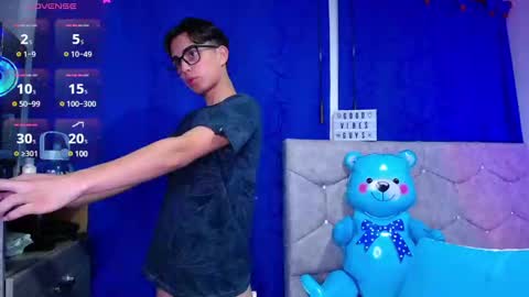 Owen  Independent model  online show from 12.03.24