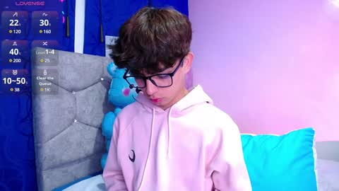 Owen  Independent model  online show from 12.24.24