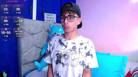 Owen  Independent model  online show from 12.31.24