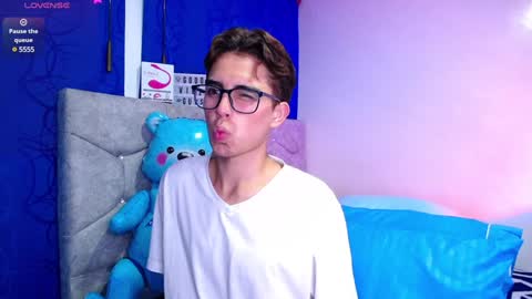 Owen  Independent model  online show from 01.29.25