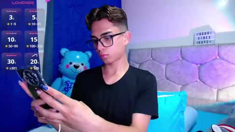 Owen  Independent model  online show from 02.13.25