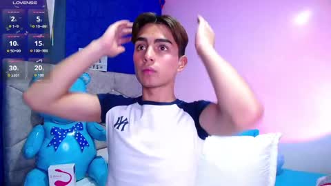 Owen  Independent model  online show from 03.10.25