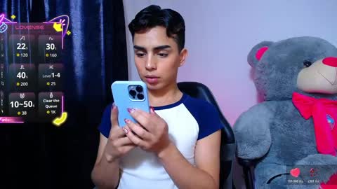 Owen  Independent model  online show from 04.15.26