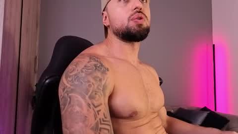 Maximus Owen online show from 11.12.25