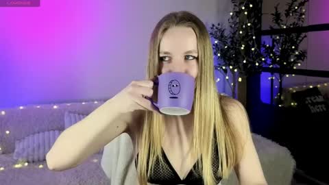 Snapshot of oxy_foxie chatting on 04.03.26 Oxy Foxie online show from 04.03.26